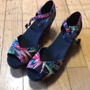 Women's Floral Ankle Strap Wedge Sandals